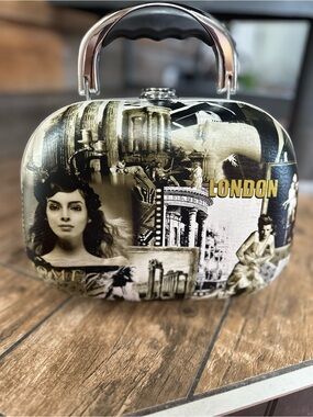 Vintage London Goth Collage Hard-Case Women's Handbag in Black & Cream